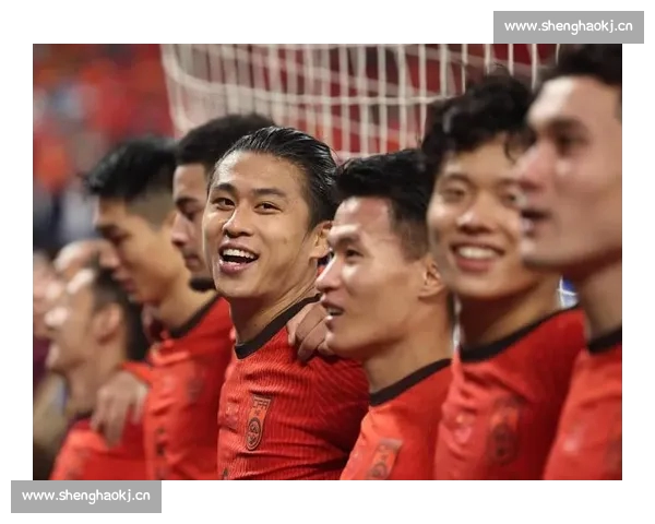 国足世预赛关键战告捷年轻球员爆发引发全国关注媒体热议球迷期待未来走势